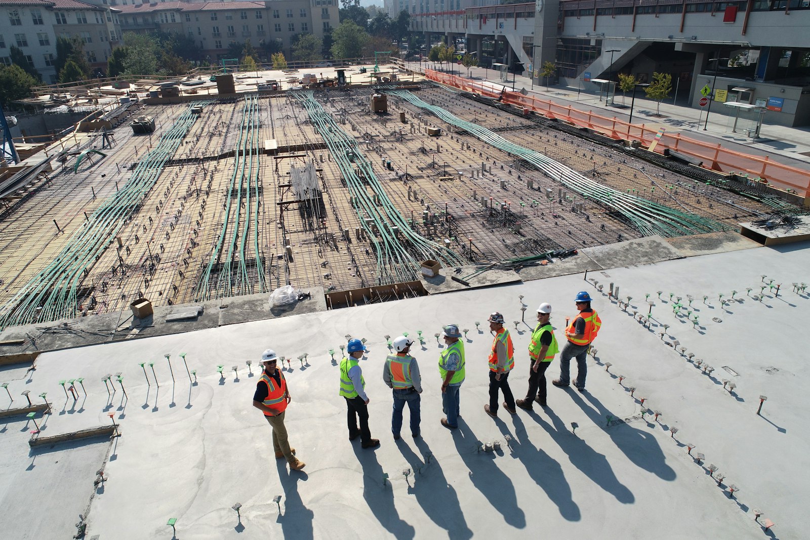 新基建项目管理系统：工程建设现场施工场景